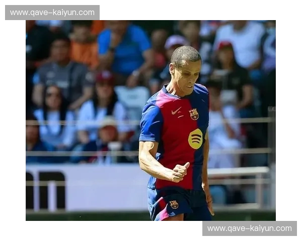 战栗的诺坎普！巴萨4-0狂胜皇马，梅西帽子戏法，历史时刻再添浓墨重彩！